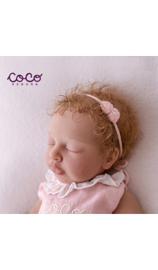 Galilea Dreams castaño claro rizado piel oscura