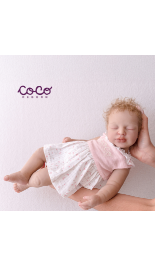 Galilea Dreams castaño claro rizado piel oscura