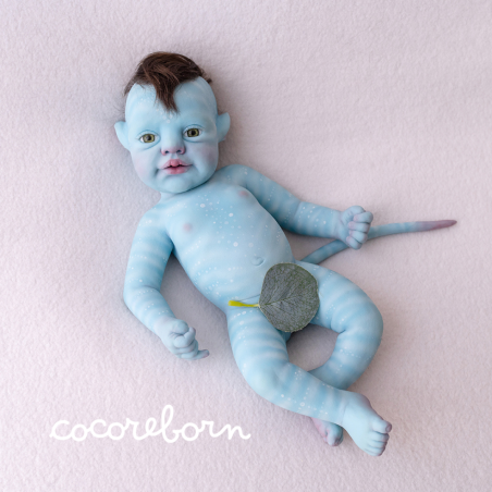 Luna Blue niña, pelo chocolate, ojos verdes