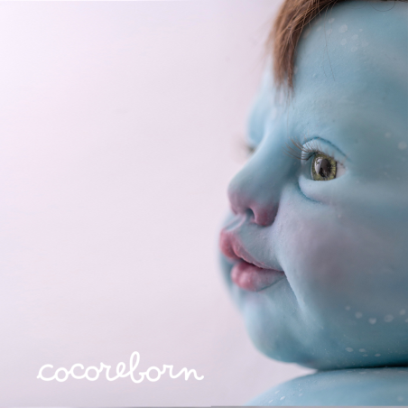 Luna Blue niña, pelo chocolate, ojos verdes